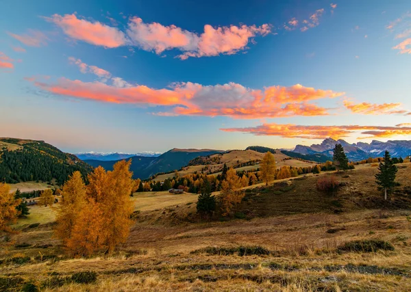 Tolle Herbstlandschaft Der Seiser Alm Seiser Alm Bei Sonnenaufgang Dolomiten — Stockfoto