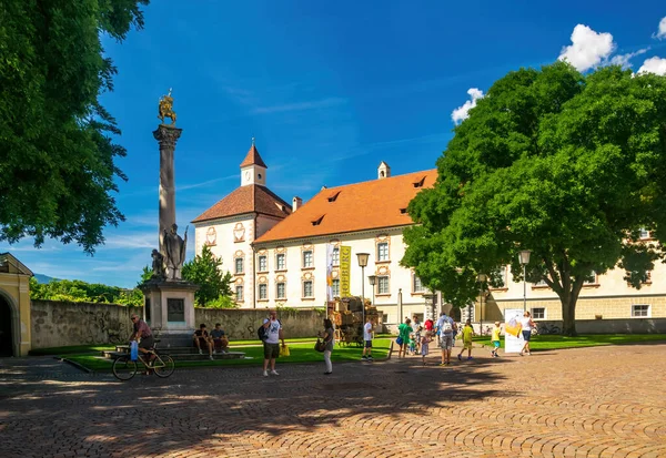 Bressanone Olaszország 2016 Augusztus Brixen Hofburg Palazzo Vescovile Millennium Column — Stock Fotó