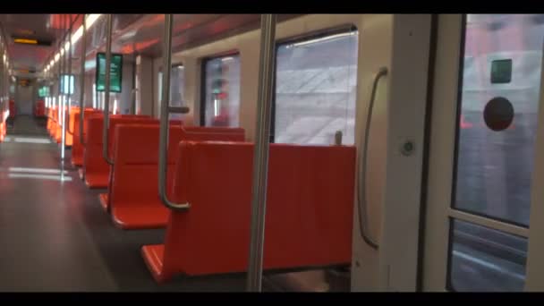 Regardez Intérieur Train Mouvement Aces — Video