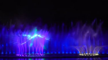 Akşam ışık gösterisi müzik çeşme