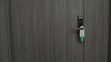 Kapılarda Oda otel asmak içinde bir tabak edin odayı şimdi. İnsan içine belgili tanımlık oda ve bir işaret değil rahatsız ediyor mu asmak yürüyor