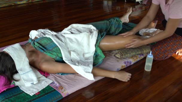 Tailandês pé massagem mulheres — Vídeo de Stock
