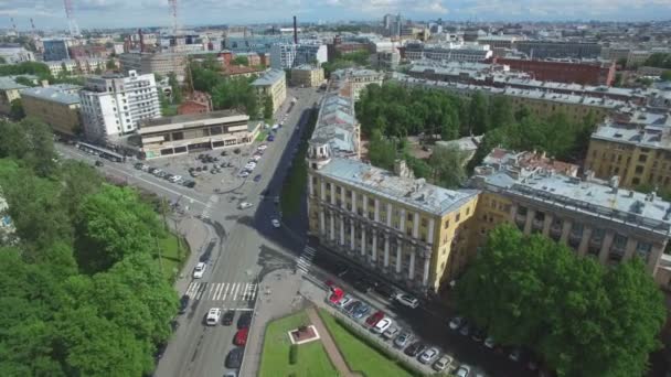 Sparatoria da un quadrocopter volante sopra la città di San Pietroburgo. Parte 2 — Video Stock