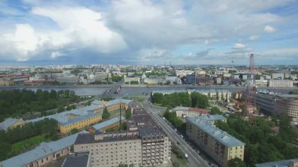 Uçan quadrocopter şehir St. Petersburg çekim. Bölüm 5 — Stok video