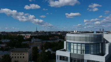 Drone görüntüleyin. St. Petersburg, metro Petrogradskaya.