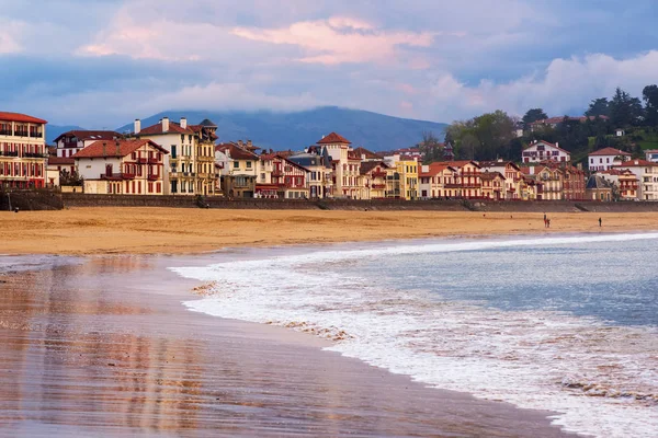 Traditionele Baskische Hout Huizen Geconfronteerd Met Zand Strand Saint Jean — Stockfoto