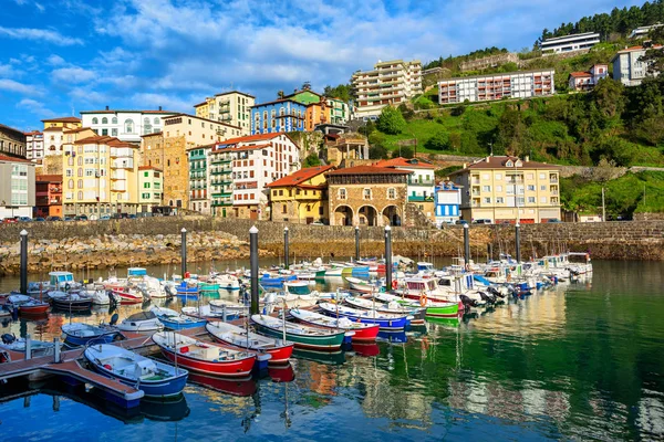 Färgglada Hus Och Fiskebåtar Mutriku Gamla Staden Port Baskien Spanien — Stockfoto