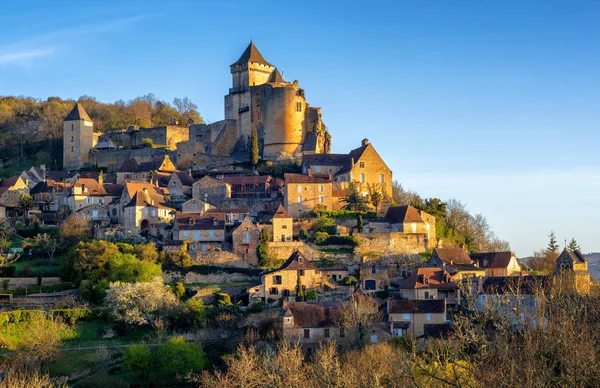 中世Castelnaud Chapelle丘の上の村シャトー Castelnaud城 Dorogne Perigord Noir France — ストック写真