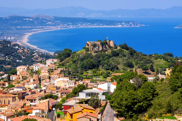 Begur Oude Stad Het Kasteel Met Uitzicht Middellandse Zee Pyreneeën — Stockfoto