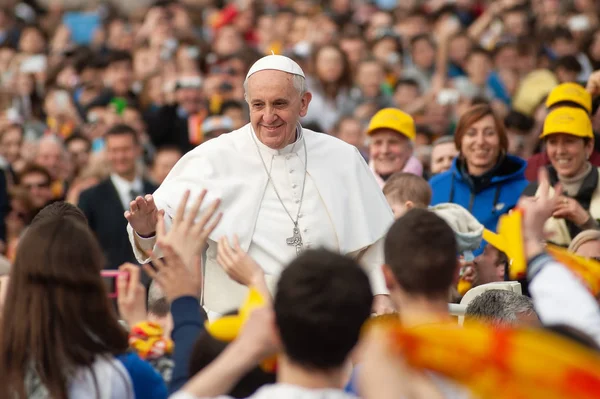 Papa Francisco I saúda as orações na Cidade do Vaticano, Roma, Itália — Fotografia de Stock