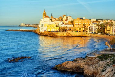Sitges, İspanya, Costa Dorada'da tarihi bir tatil beldesi
