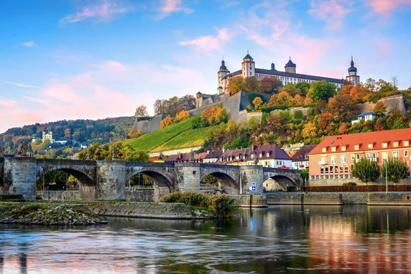 Wurzburg, Niemcy, Twierdza Marienberg i Stary Most główny — Zdjęcie stockowe