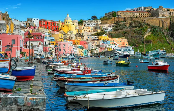 Marina di Corricella, Ostrov Procida, Neapol, Itálie — Stock fotografie
