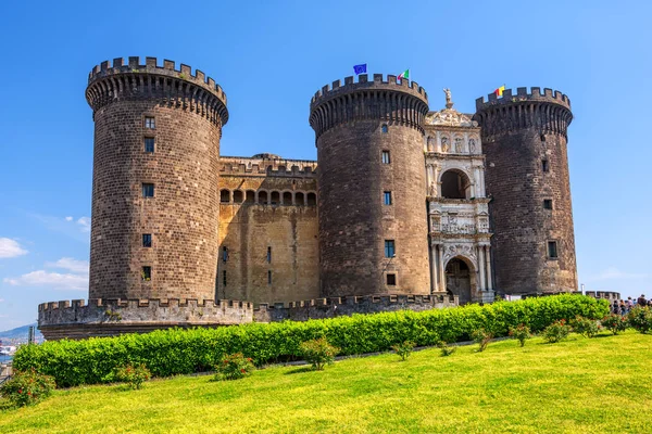 Замок Кастель-Нуово, Фелес, Италия — стоковое фото