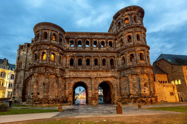 Porta Nigra, starověká římská brána v Trieru, Německo — Stock fotografie