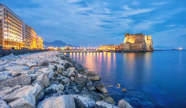 Castel dell Ovo (Yumurta kalesi) Napoli, İtalya