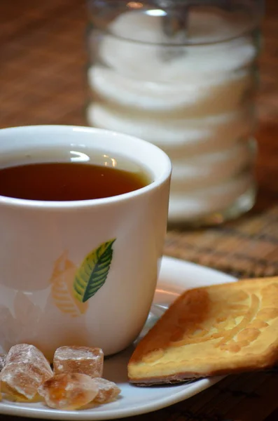 Чашка Чая Печеньем Карамелью — стоковое фото