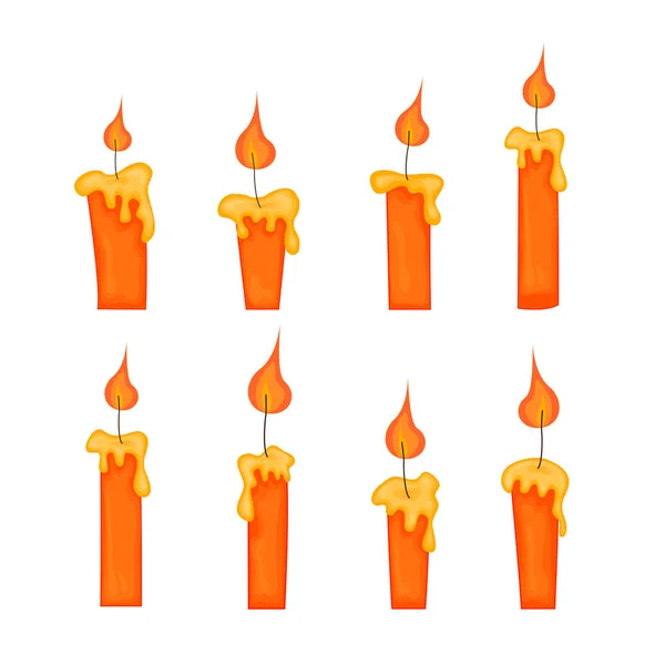 白色背景上的蜡烛的卡通。一组黄色的蜡烛，带有卡通风格的火焰。矢量说明 — 图库矢量图片