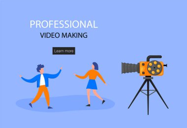 Minik Karakterler Film Yapıyor. Profesyonel Ekipman Kayıt Filmi ile Kamera ve Personel Kullanımı Operatörü. Megafonlu Yönetmen, Alkışlı İnsanlar ve Makara Filmi. Çizgi film Vektör İllüstrasyonu