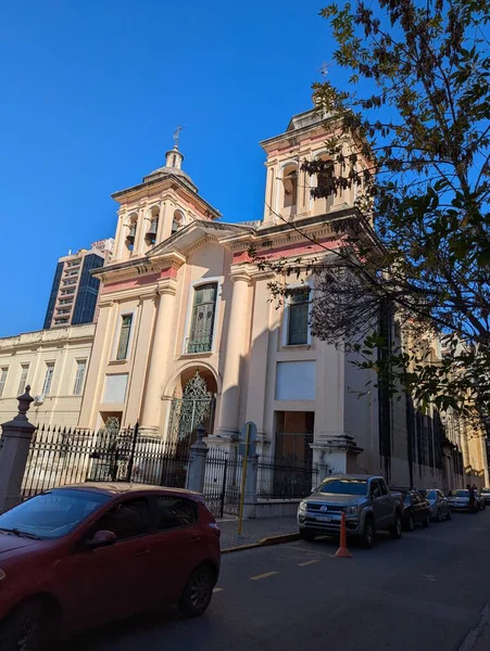 Cordoba, Arjantin - 10 Mayıs 2025: Cordoba 'da inşa edilen Iglesia San Francisco de la Inmaculada, sadece bir kilise değil, aynı zamanda bir müzedir..