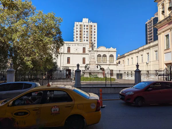 Cordoba, Arjantin - 10 Mayıs 2025: Cordoba 'da inşa edilen Iglesia San Francisco de la Inmaculada, sadece bir kilise değil, aynı zamanda bir müzedir..