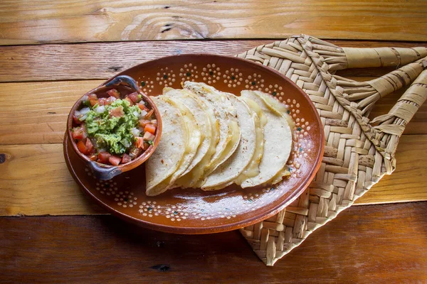 Traditional Mexican Quesadilla Guacamole Salsa — Stock Photo, Image