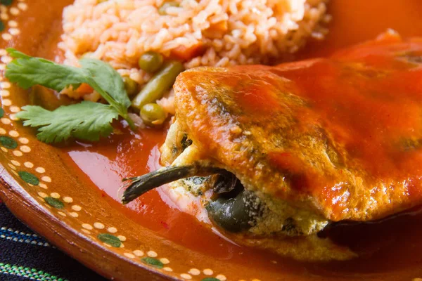 Comida Tradicional Mexicana Chiles Rellenos — Foto de Stock