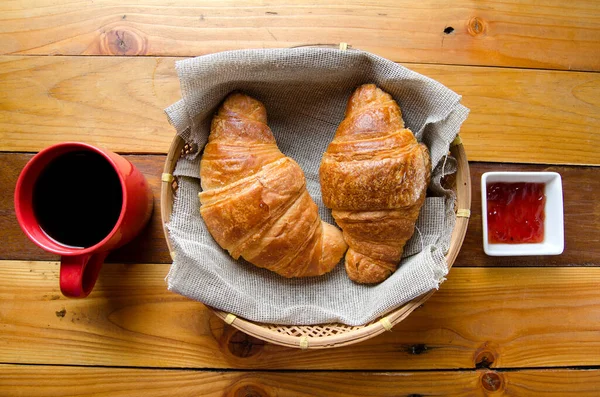 Croissant Tradicional Café Fresco — Fotografia de Stock