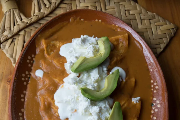 Enfrijoladas Mexicanas Tradicionales Con Aguacate — Foto de Stock