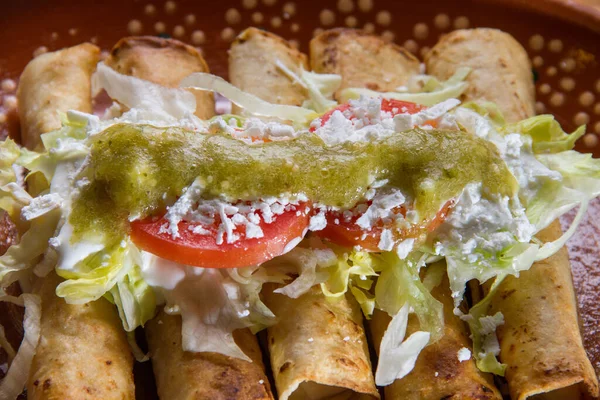 Auténticas Flautas Mexicanas Sobre Plato Barro —  Fotos de Stock