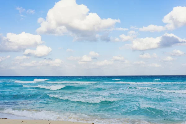 Красивый Тропический Пляж Голубое Небо — стоковое фото