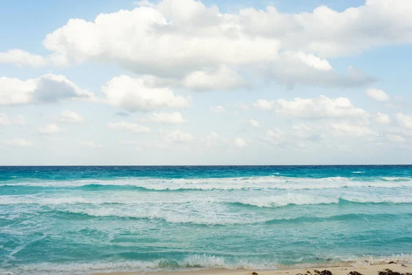 Красивый Тропический Пляж Голубое Небо — стоковое фото