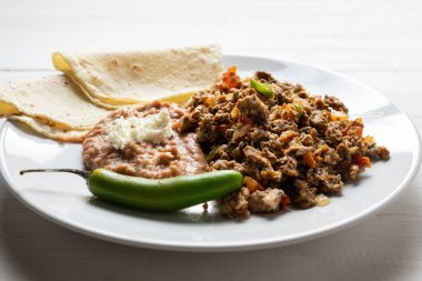 Geleneksel yumurtalı Meksika machakası.