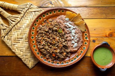 Geleneksel yumurtalı Meksika machakası.