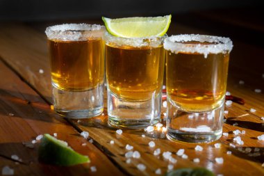 Geleneksel Meksika tekilası.