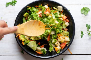 sağlıklı ve lezzetli salata