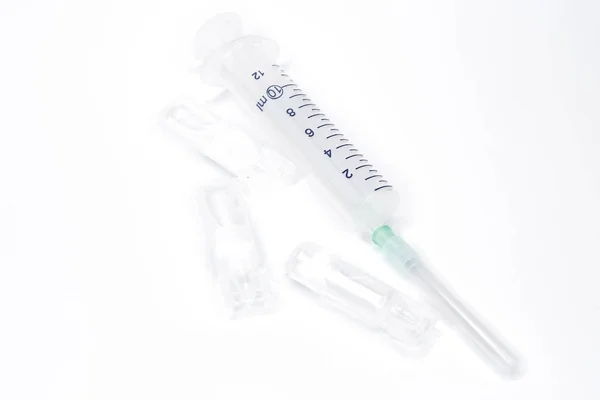 Medikamente Spritze Zur Injektion Auf Weißem Hintergrund Mit Ampullen Hintergrund — Stockfoto