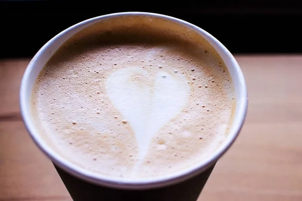 Kopi Secangkir Kopi Latte Cafe Dengan Seni Latte Hati Atas — Stok Foto