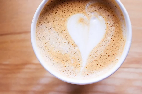 Šálek Kávy Cafe Latte Srdce Latte Art Vrcholu — Stock fotografie