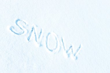 Kar kar üzerinde yazıt.