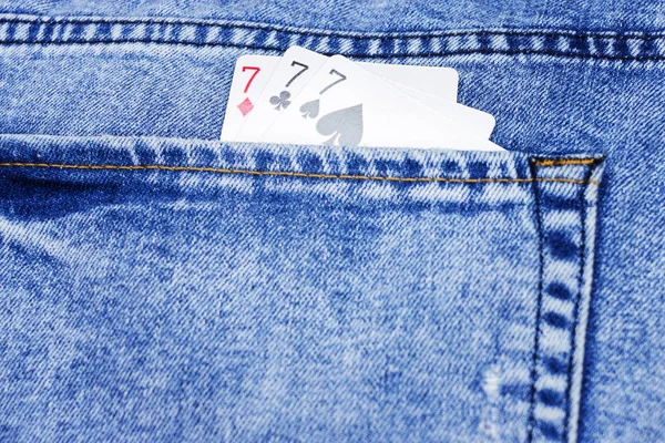 Dois ases em um bolso de calças de calça — Fotografia de Stock