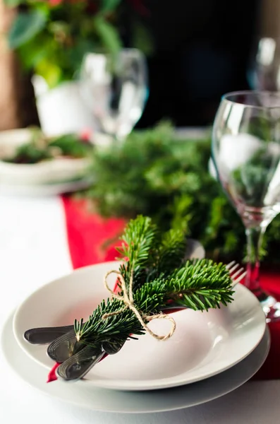 Οικογένεια Μαζί Χριστούγεννα Εορτασμό Δείπνο Έννοια Τραπέζι Γιορτινό Σκηνικό Για — Φωτογραφία Αρχείου
