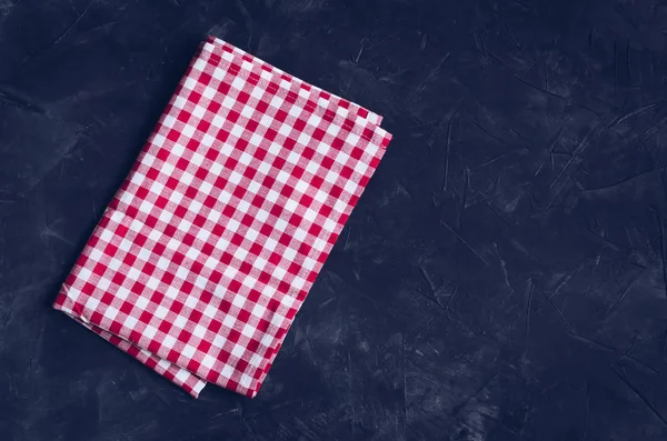 Rode Witte Geblokte Handdoek Cel Donkere Achtergrond Met Plaats Voor — Stockfoto