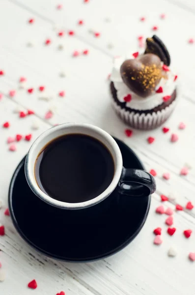 Delicious Cupcake Cup Black Coffee Valentine Day White Background Breakfast — Stock Photo, Image