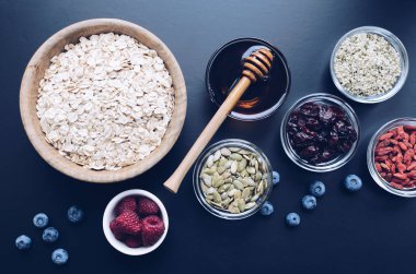 Ev yapımı granola için malzemeler