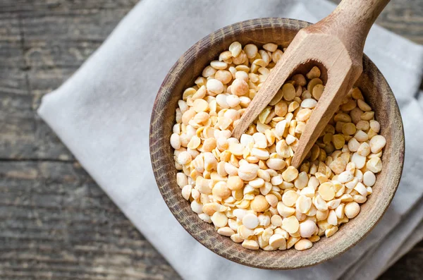 stock image Bowl of yellow dry split peas