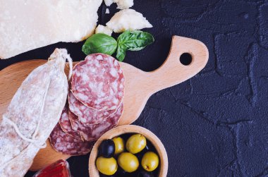 Akdeniz mezeleri veya tapas