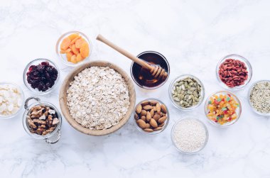 Ev yapımı granola için malzemeler