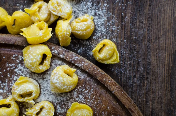 Čerstvě připravené italské tortellini — Stock fotografie