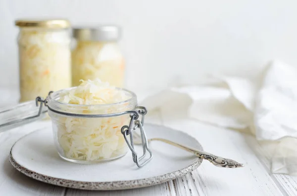 Ev yapımı lahana turşusu fermente lahana